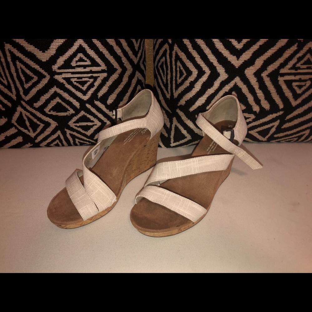 COPY - TOMS Women’s wedge sandals NWT